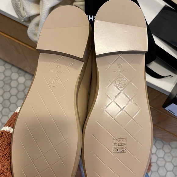 Chanel nude loafers size 42 - Picture 2 of 4